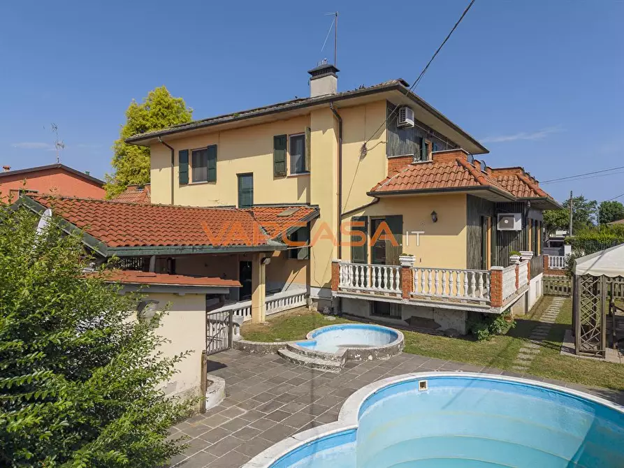 Immagine 2 di Villa in vendita  in via donizetti 36 a Roccafranca