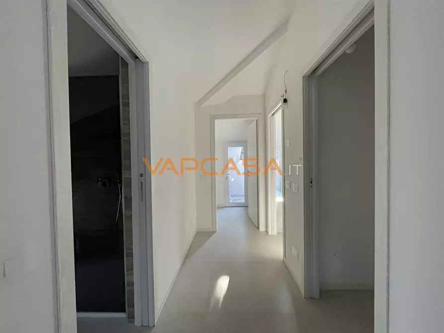 Immagine 9 di Appartamento in vendita  in via crema a Romano Di Lombardia