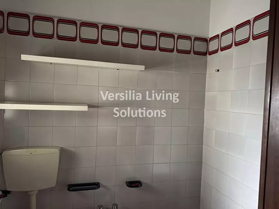 Immagine 8 di Appartamento in vendita  in Via Udine 45 a Viareggio