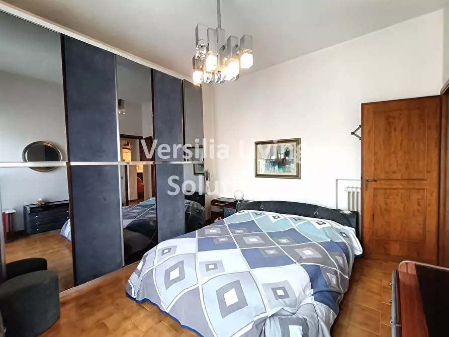 Immagine 8 di Appartamento in vendita  a Viareggio