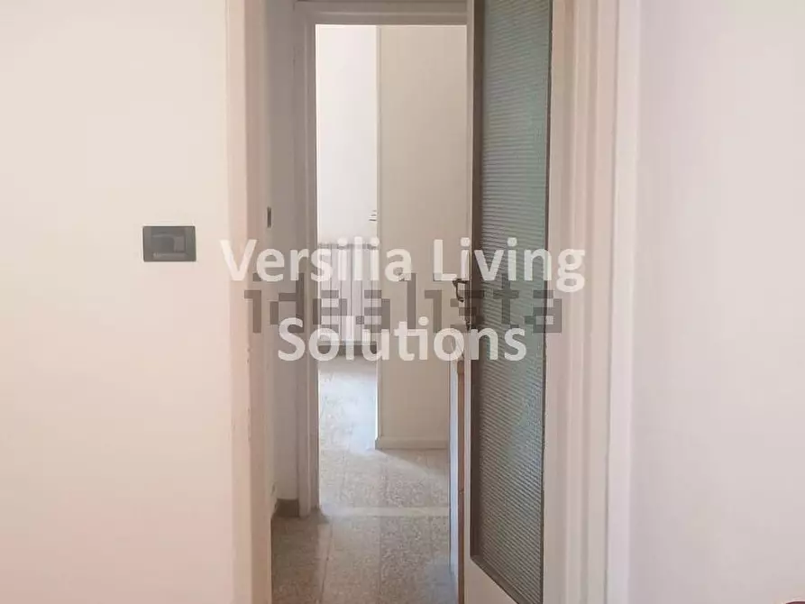 Immagine 2 di Appartamento in vendita  a Viareggio
