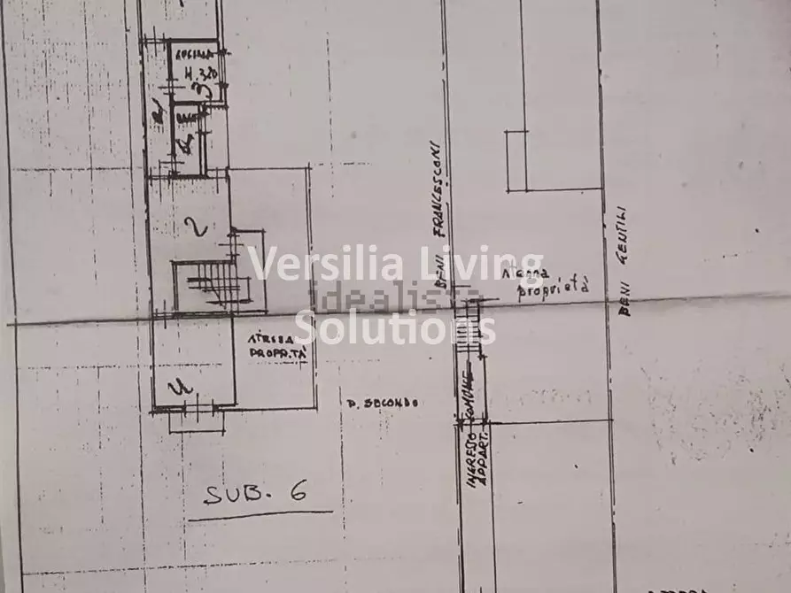 Immagine 6 di Appartamento in vendita  a Viareggio