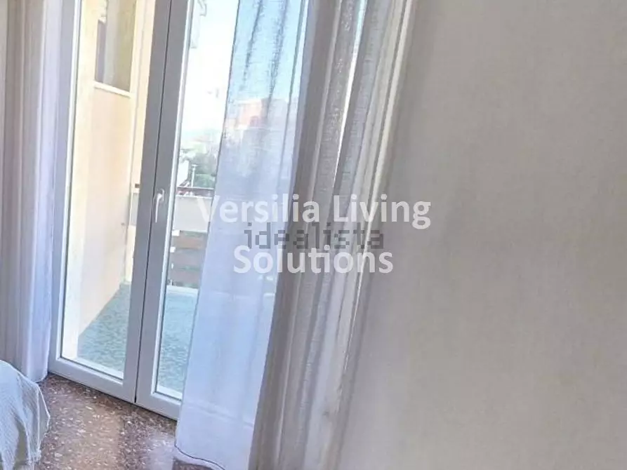 Immagine 9 di Appartamento in vendita  a Viareggio