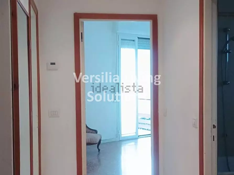 Immagine 4 di Appartamento in vendita  a Viareggio