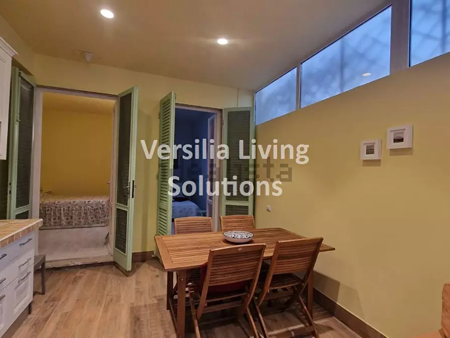 Immagine 4 di Appartamento in vendita  a Viareggio