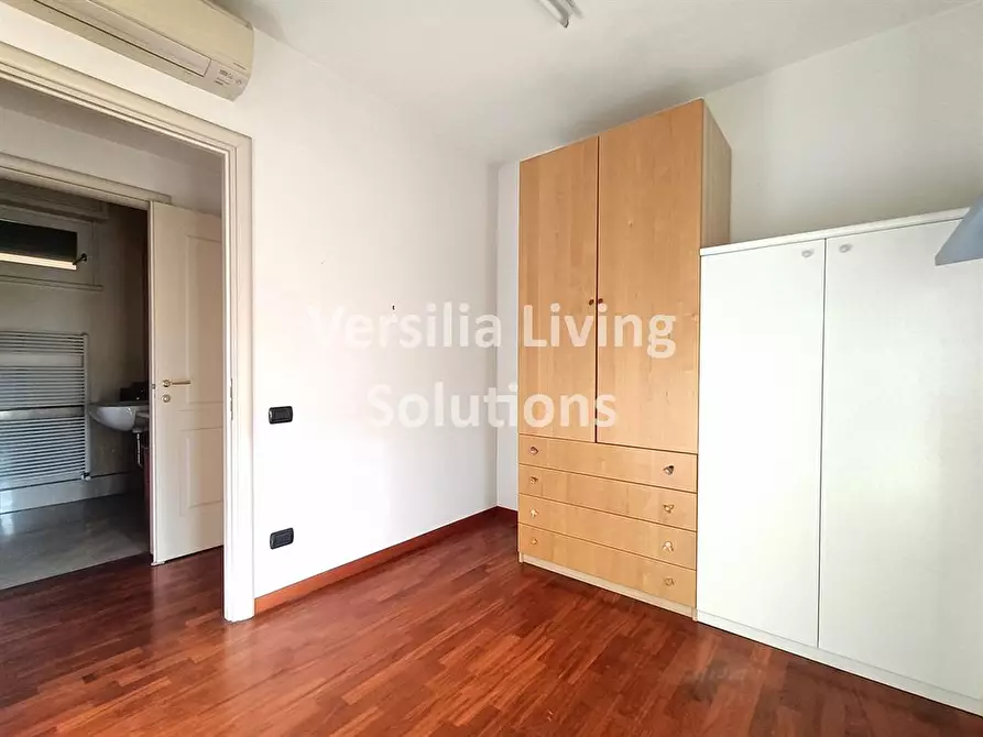 Immagine 7 di Appartamento in vendita  a Viareggio