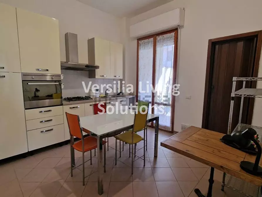 Immagine 3 di Appartamento in vendita  a Viareggio