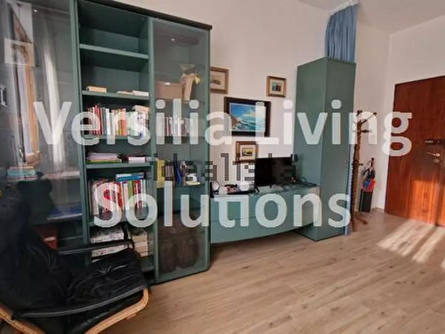 Immagine 4 di Appartamento in vendita  a Viareggio