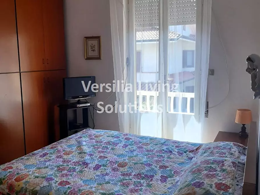 Immagine 7 di Appartamento in vendita  a Viareggio