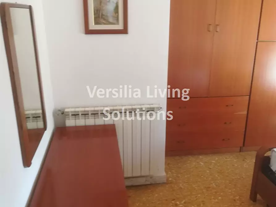 Immagine 4 di Appartamento in vendita  a Viareggio