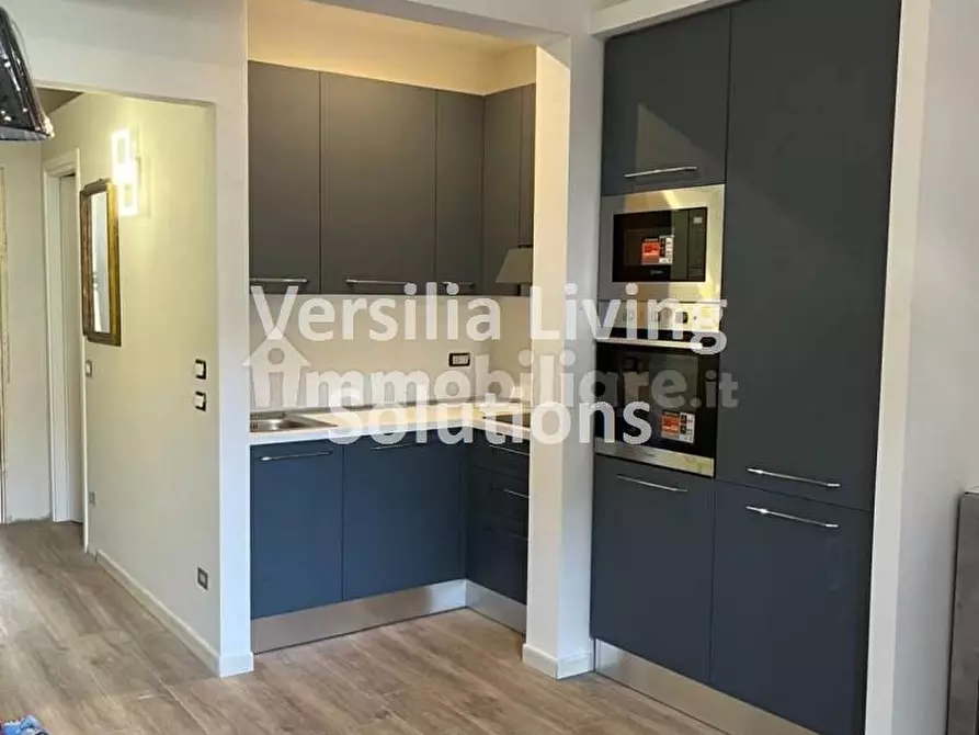 Immagine 4 di Appartamento in vendita  a Viareggio