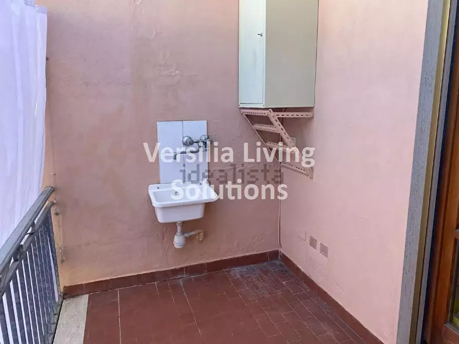 Immagine 4 di Appartamento in vendita  a Viareggio