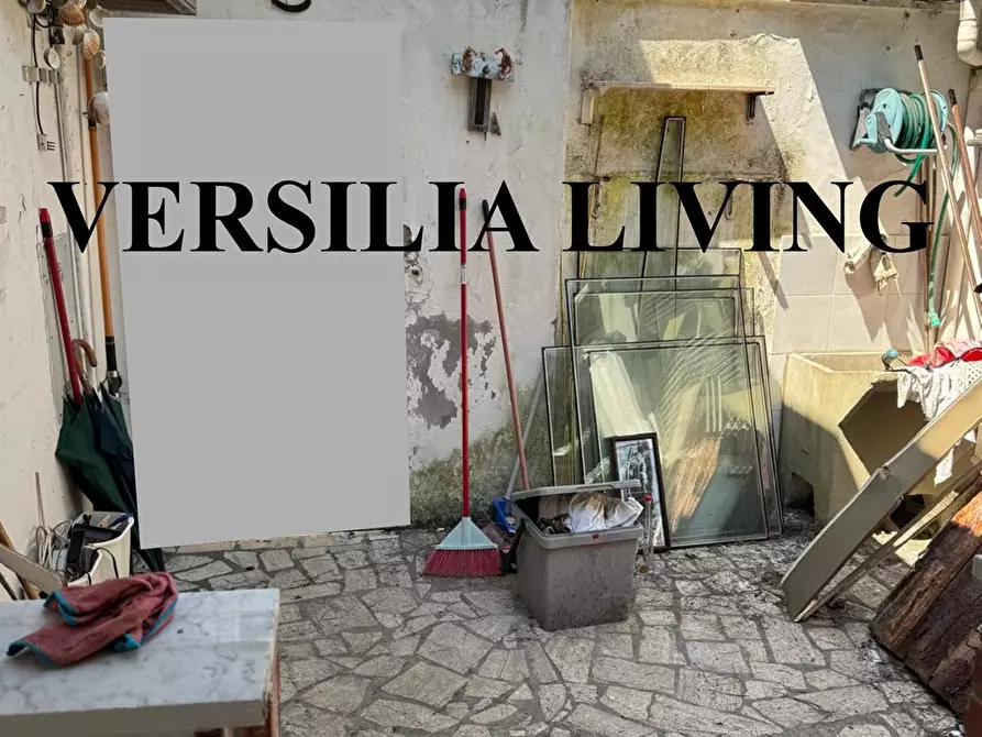 Immagine 2 di Casa indipendente in vendita  a Viareggio