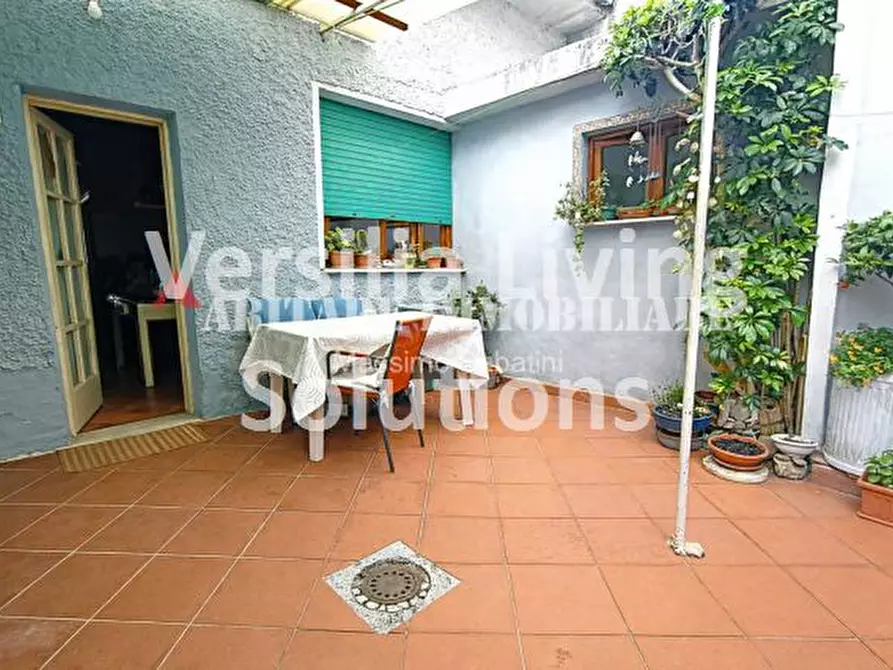 Immagine 8 di Appartamento in vendita  a Viareggio