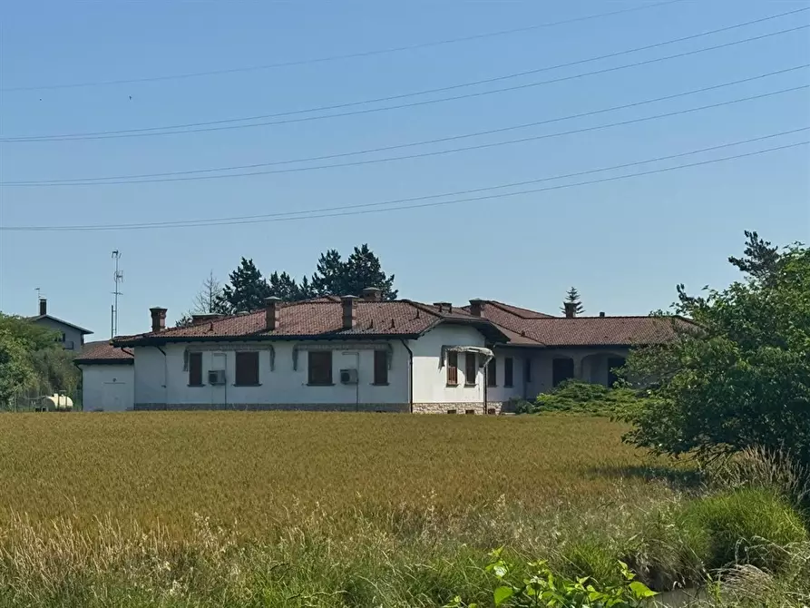 Immagine 1 di Villa in vendita  a San Giorgio Di Mantova