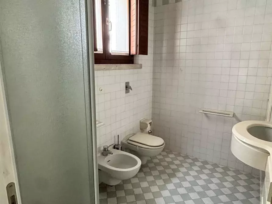 Immagine 8 di Appartamento in vendita  a Mantova