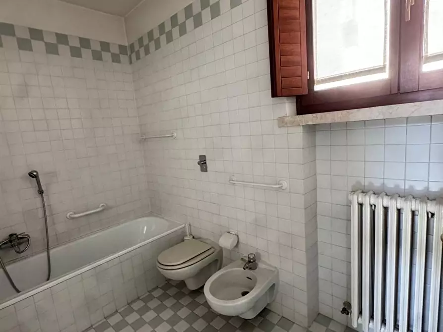 Immagine 7 di Appartamento in vendita  a Mantova