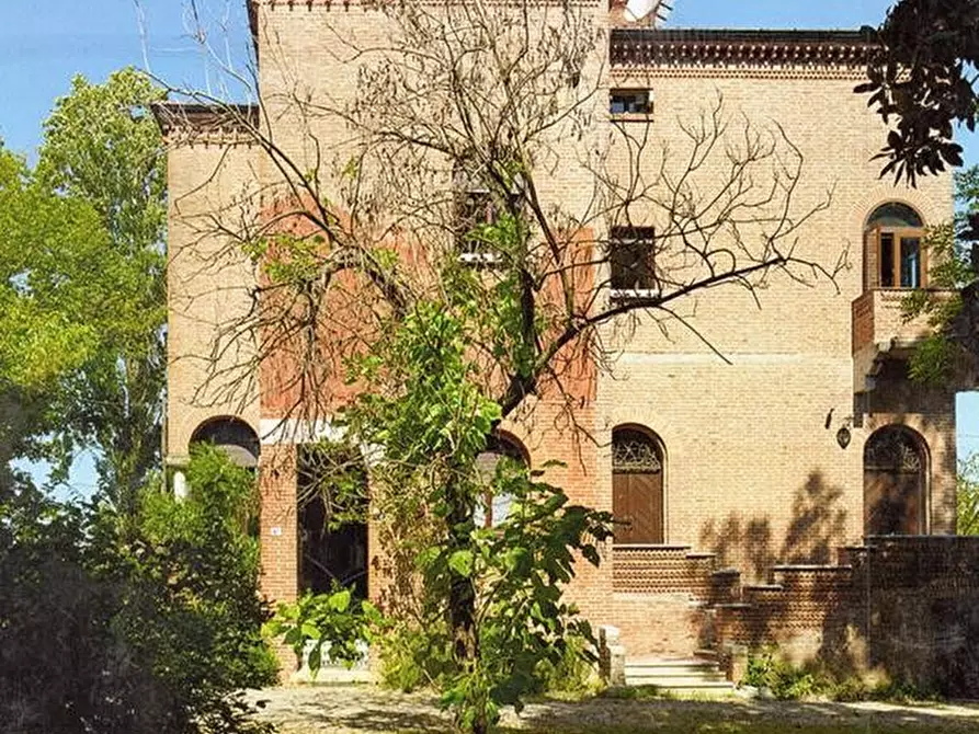 Immagine 8 di Villa in vendita  a Borgo Virgilio