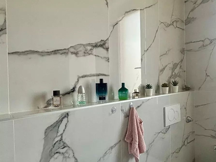 Immagine 4 di Appartamento in vendita  in via Giulio Romano a Mantova