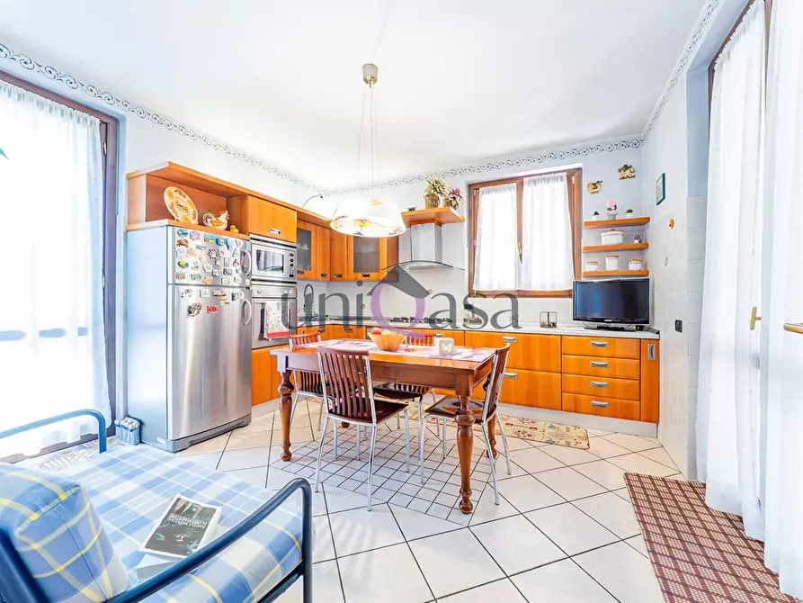 Immagine 8 di Villa in vendita  in Via Zara a Meda
