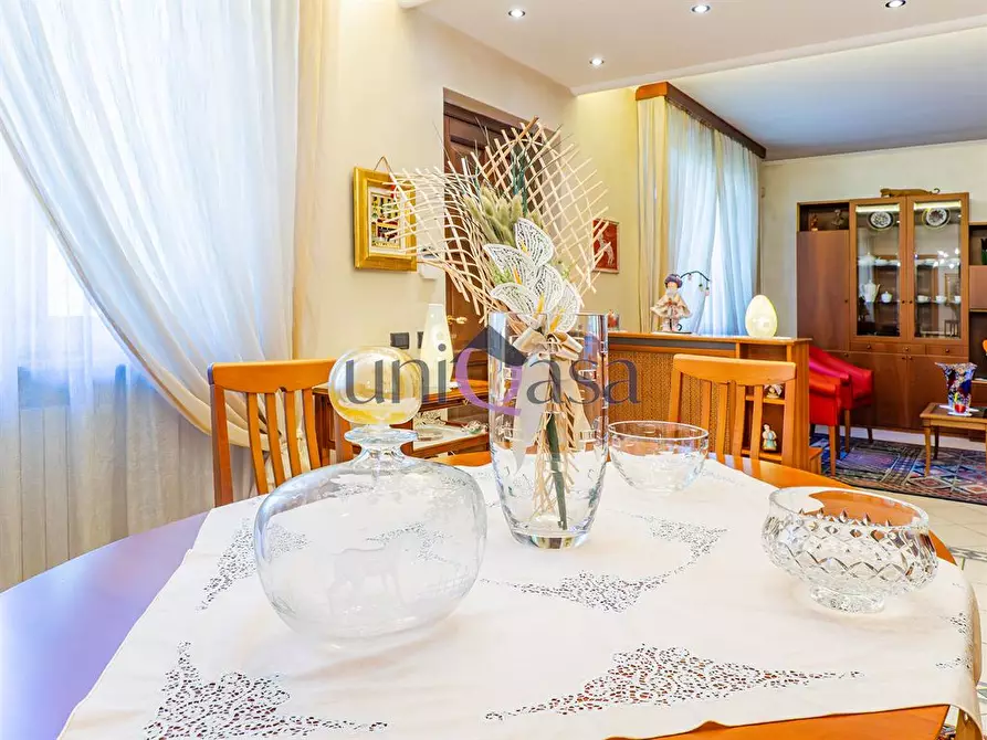 Immagine 5 di Villa in vendita  in Via Zara a Meda