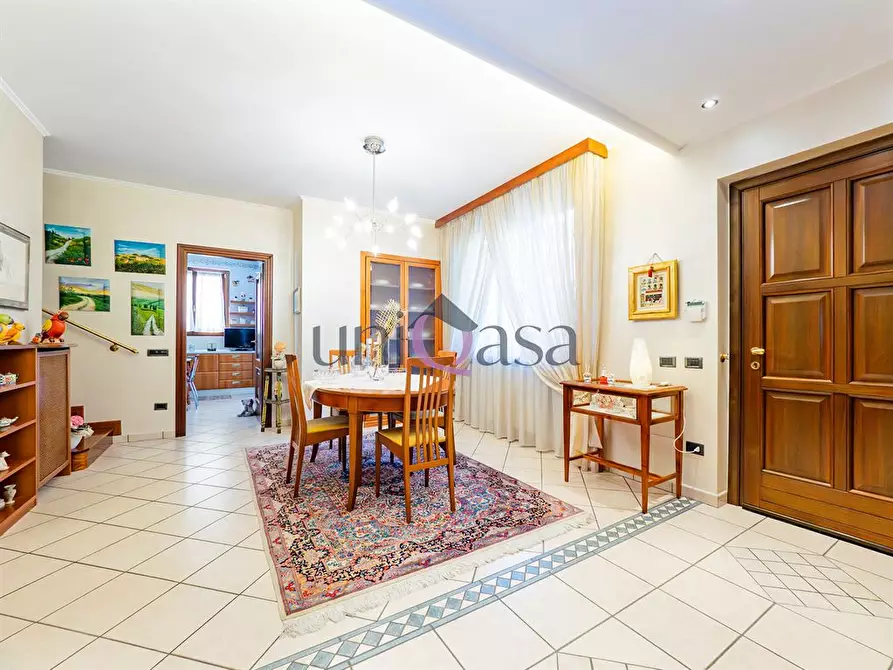 Immagine 3 di Villa in vendita  in Via Zara a Meda