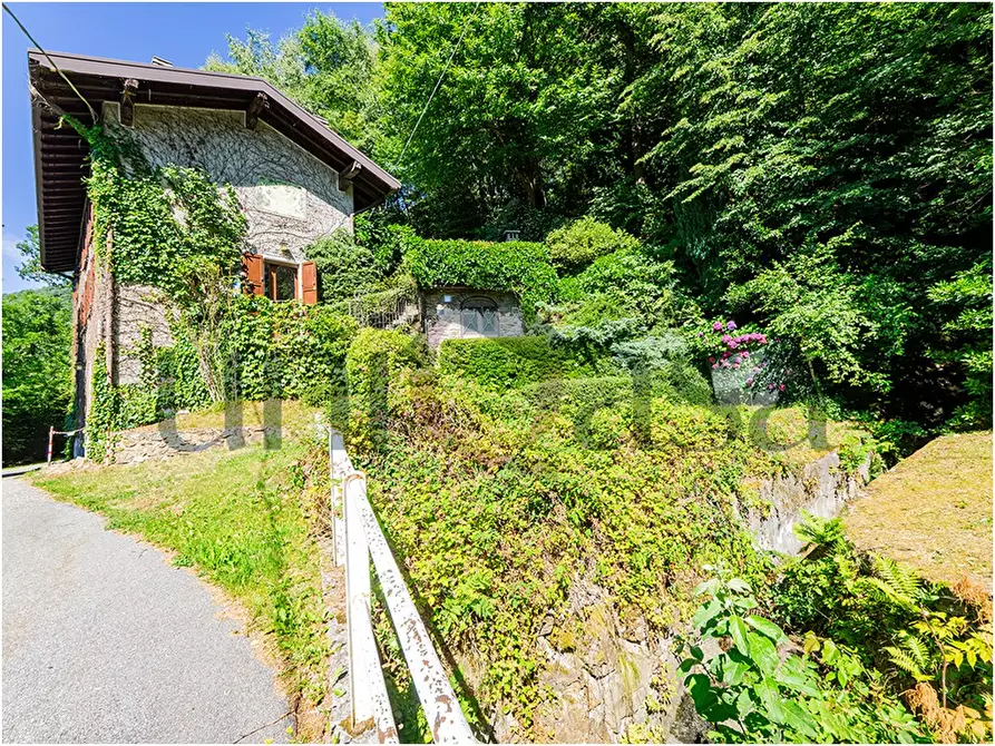 Immagine 5 di Rustico / casale in vendita  in Strada per Noceno a Bellano