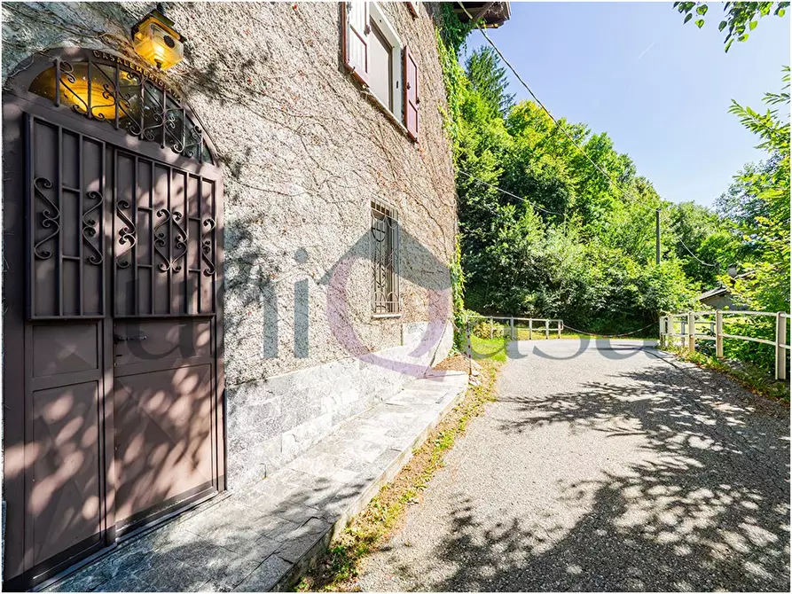Immagine 1 di Rustico / casale in vendita  in Strada per Noceno a Bellano