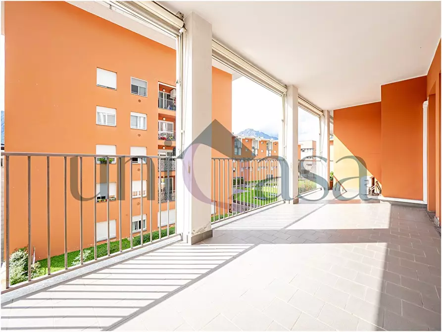 Immagine 3 di Appartamento in vendita  a Lecco