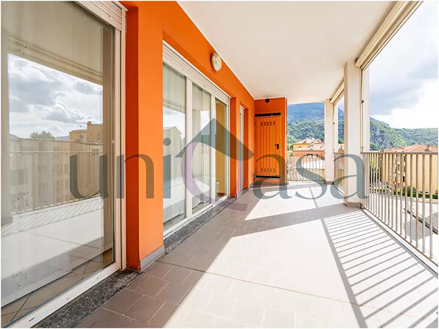 Immagine 5 di Appartamento in vendita  a Lecco