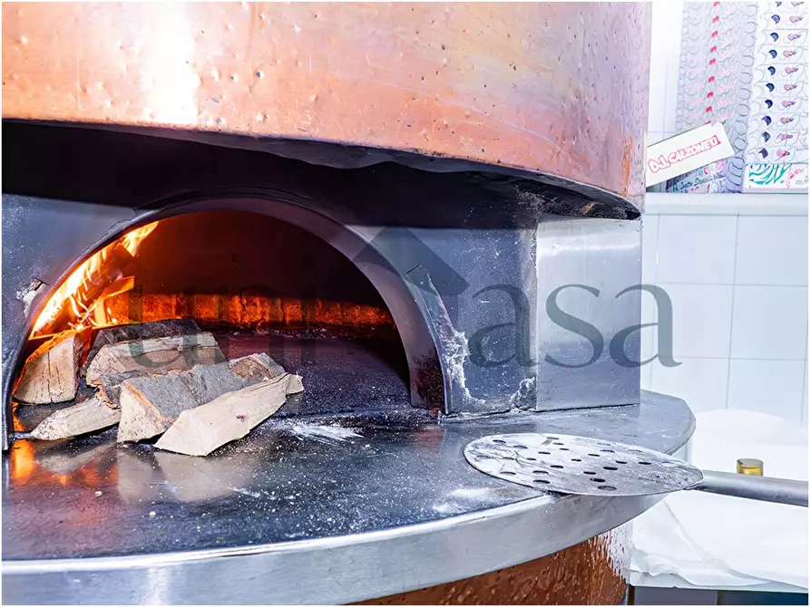 Immagine 8 di Pizzeria / Pub in vendita  in via Roma 5 a Valmadrera
