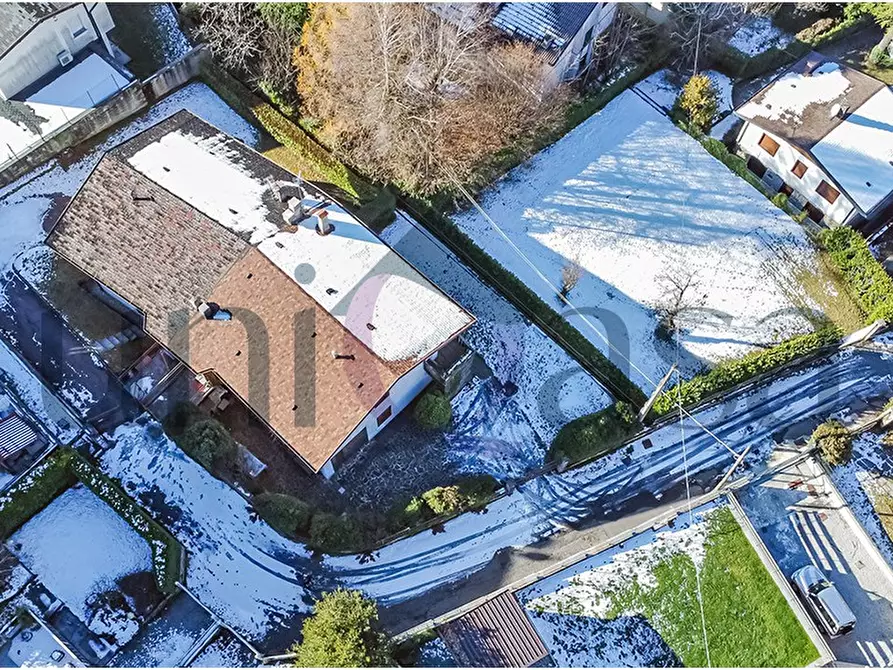 Immagine 3 di Villa in vendita  in Via Tenente Maffei 15 a Casargo