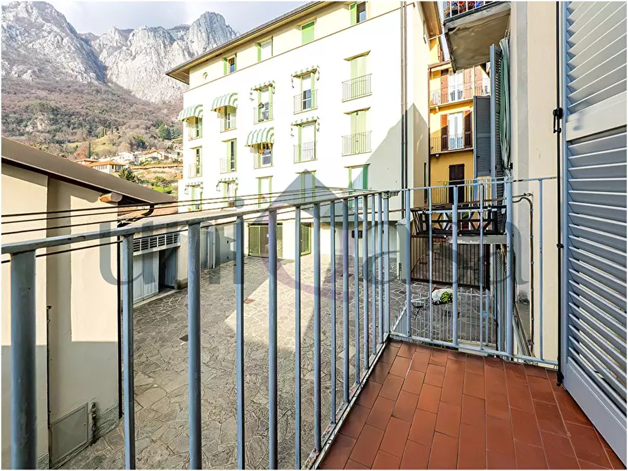 Immagine 9 di Appartamento in vendita  a Lecco