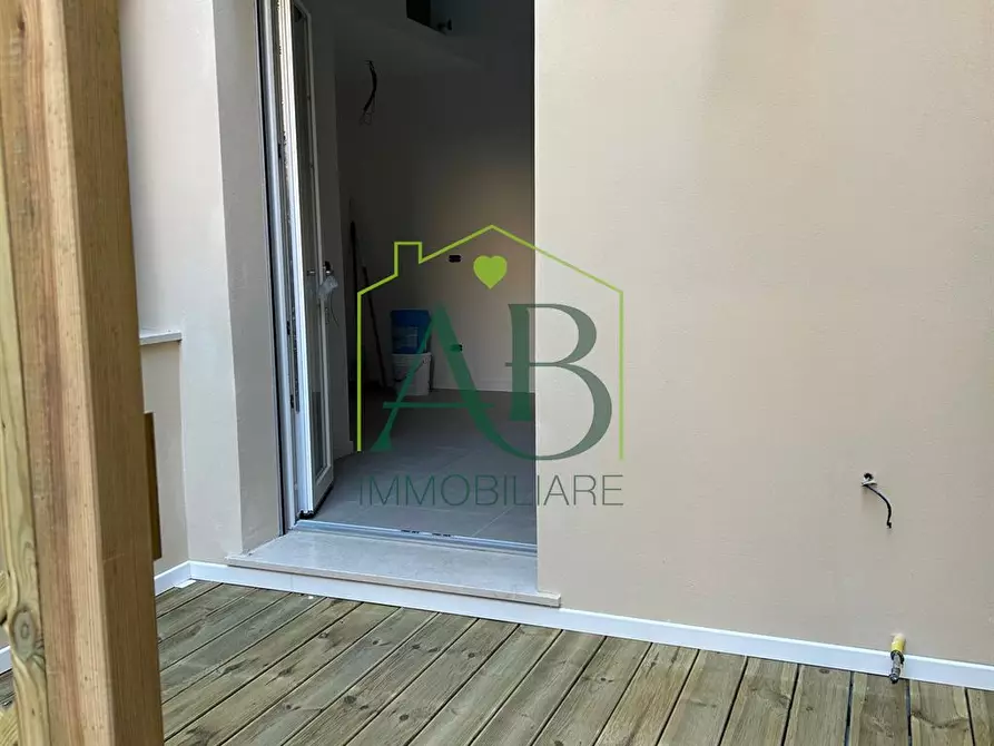 Immagine 2 di Appartamento in vendita  a Ravenna