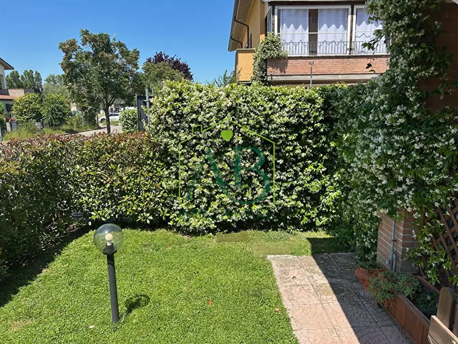 Immagine 5 di Appartamento in vendita  a Ravenna