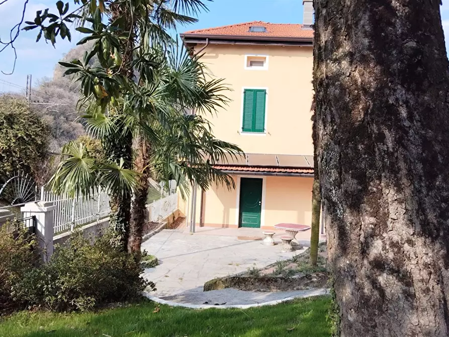 Immagine 3 di Casa indipendente in vendita  in Via Alla Fermata 19 a Castelveccana
