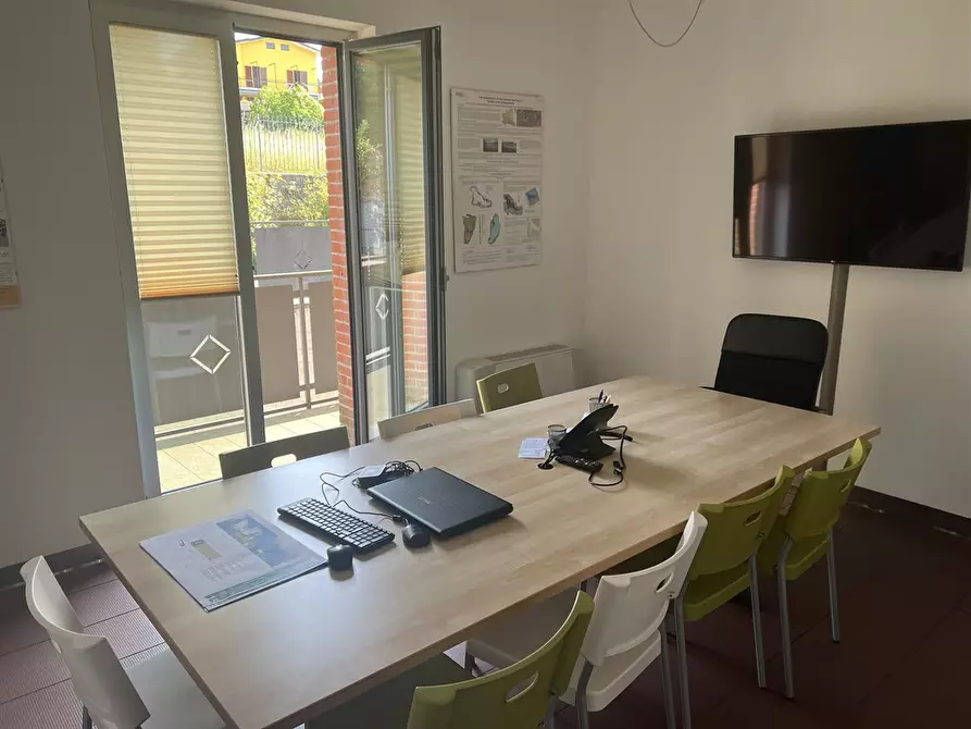 Immagine 3 di Negozio in affitto  in VIA LUNGOLAGO DI CALCINATE 88 a Varese