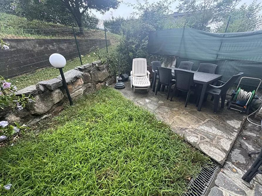 Immagine 3 di Villa in vendita  in AL RONCO 6 a Gavirate