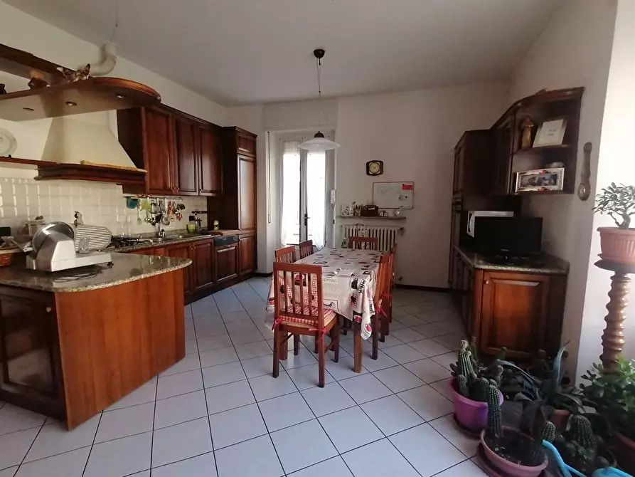 Immagine 9 di Casa semindipendente in vendita  in PIAZZA PATRIOTI 5 a Taino
