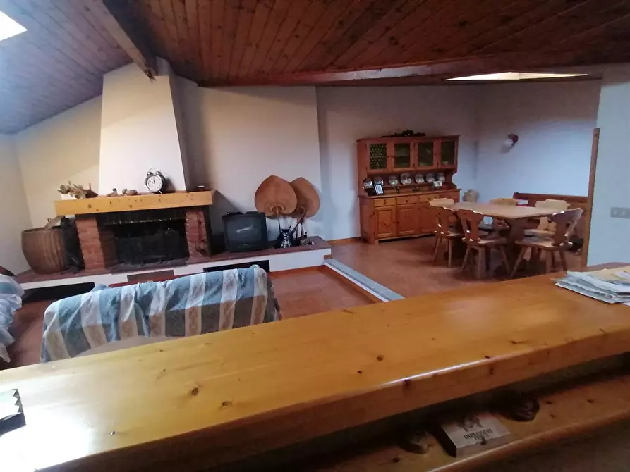 Immagine 4 di Casa semindipendente in vendita  in PIAZZA PATRIOTI 5 a Taino