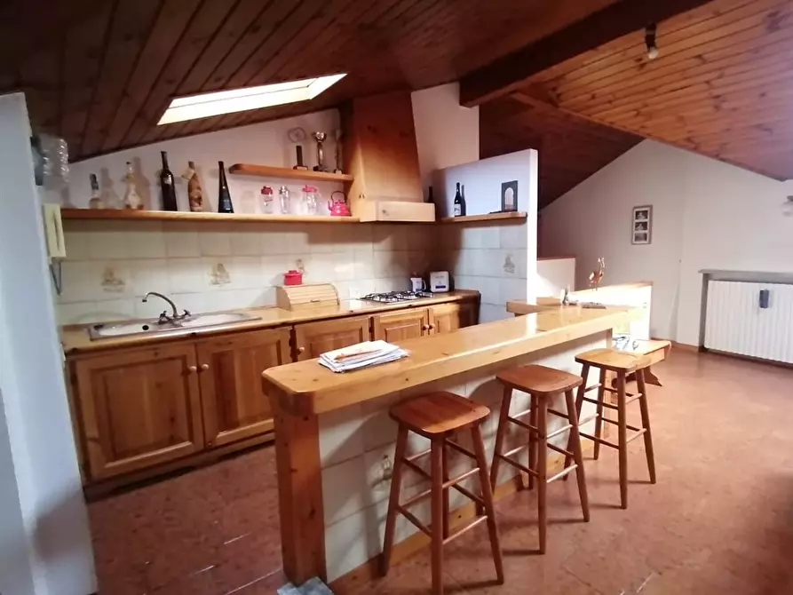 Immagine 8 di Casa semindipendente in vendita  in PIAZZA PATRIOTI 5 a Taino