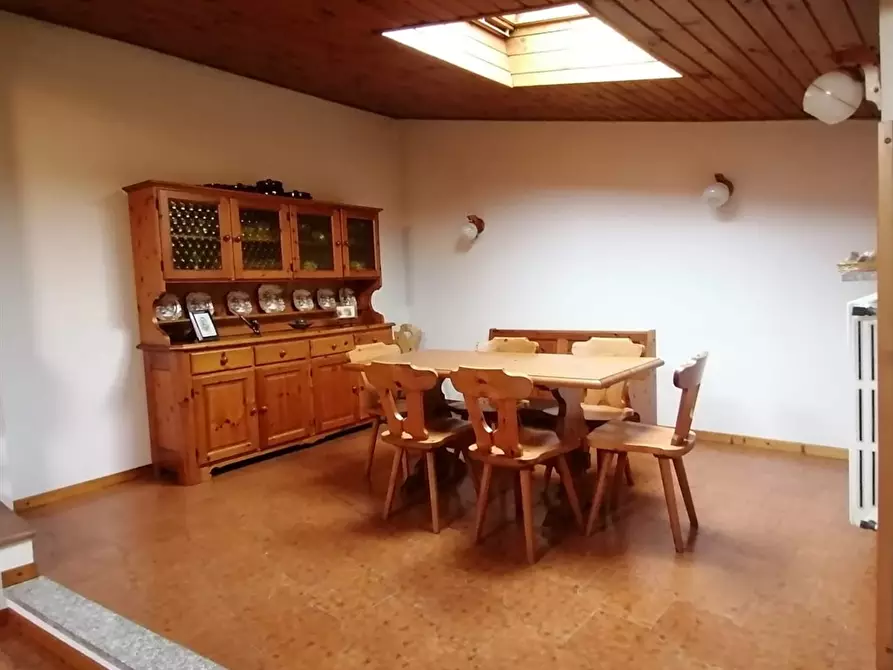 Immagine 3 di Casa semindipendente in vendita  in PIAZZA PATRIOTI 5 a Taino