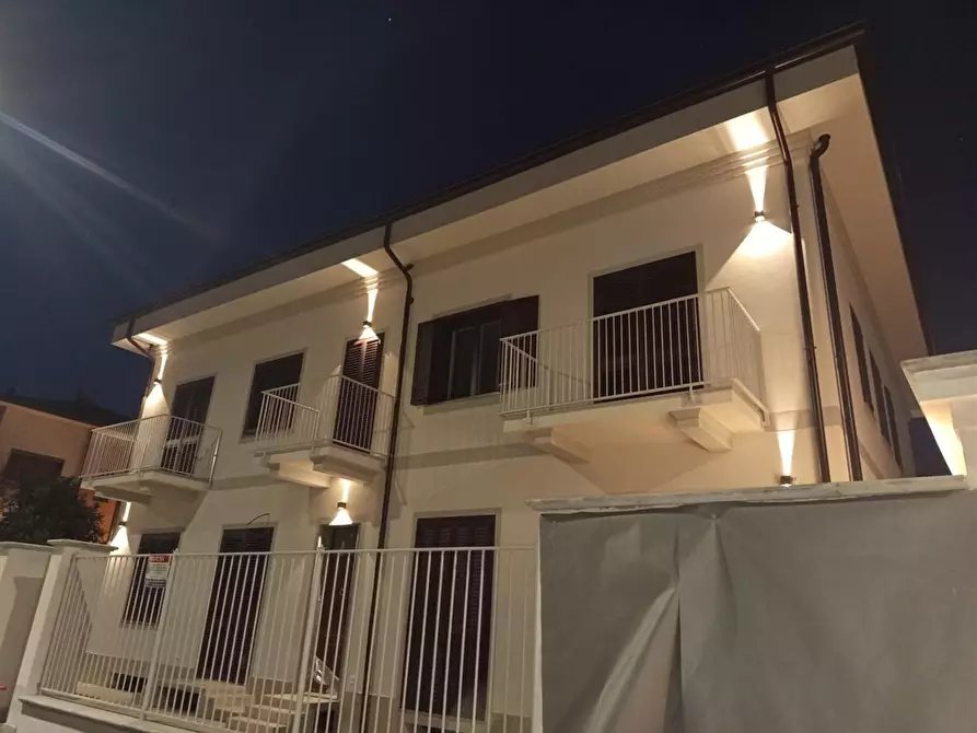 Immagine 1 di Appartamento in affitto  in via delle rose 13 a Milano