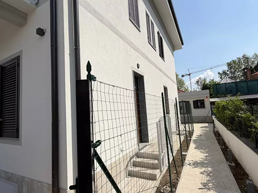 Immagine 1 di Appartamento in vendita  in via delle rose 13 a Milano