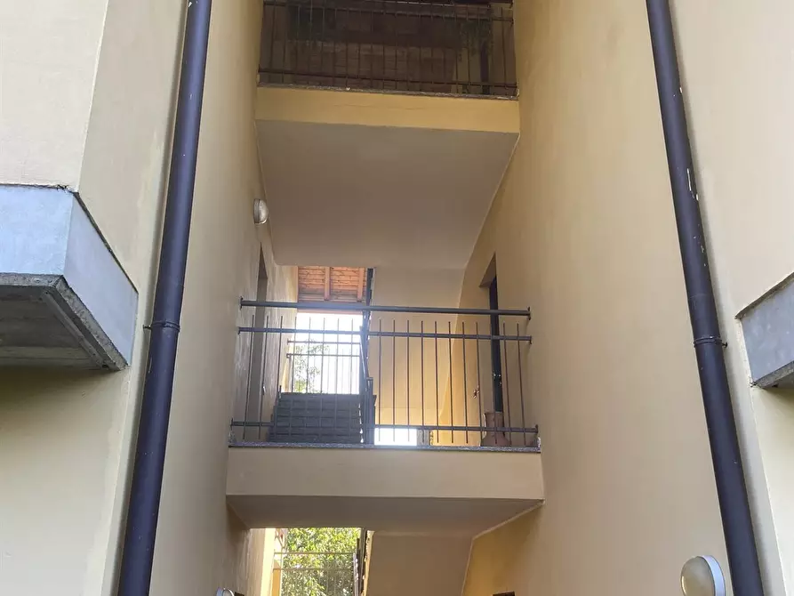 Immagine 5 di Appartamento in vendita  a Cocquio-Trevisago