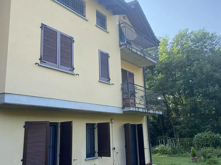Immagine 4 di Appartamento in vendita  a Cocquio-Trevisago