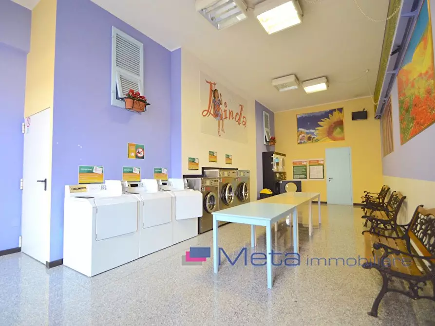 Immagine 2 di Negozio in vendita  in Via Moro 77 a San Donato Milanese