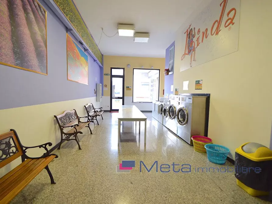 Immagine 5 di Negozio in vendita  in Via Moro 77 a San Donato Milanese