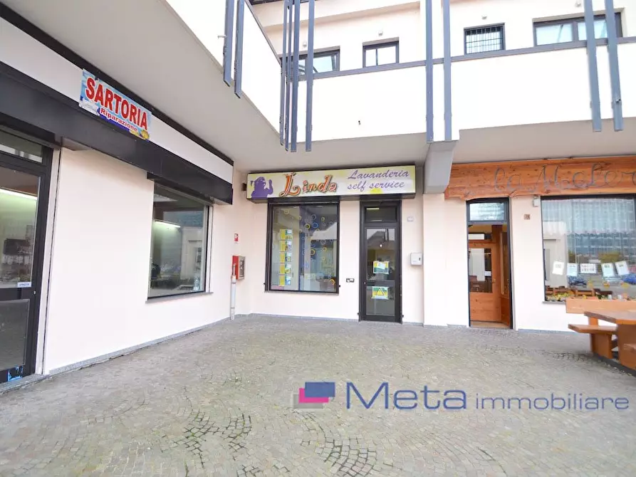 Immagine 6 di Negozio in vendita  in Via Moro 77 a San Donato Milanese