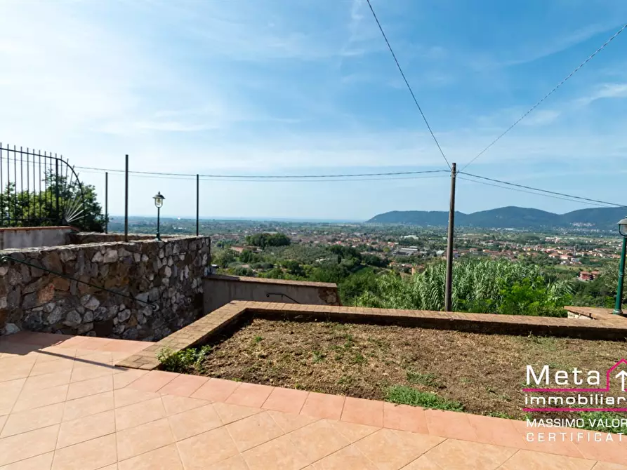 Immagine 7 di Villa in vendita  in via Provinciale 215 a Castelnuovo Magra